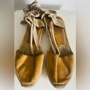 BARNEYS NEW YORK WOMENS SUEDE LACE UP ESPADRILLES